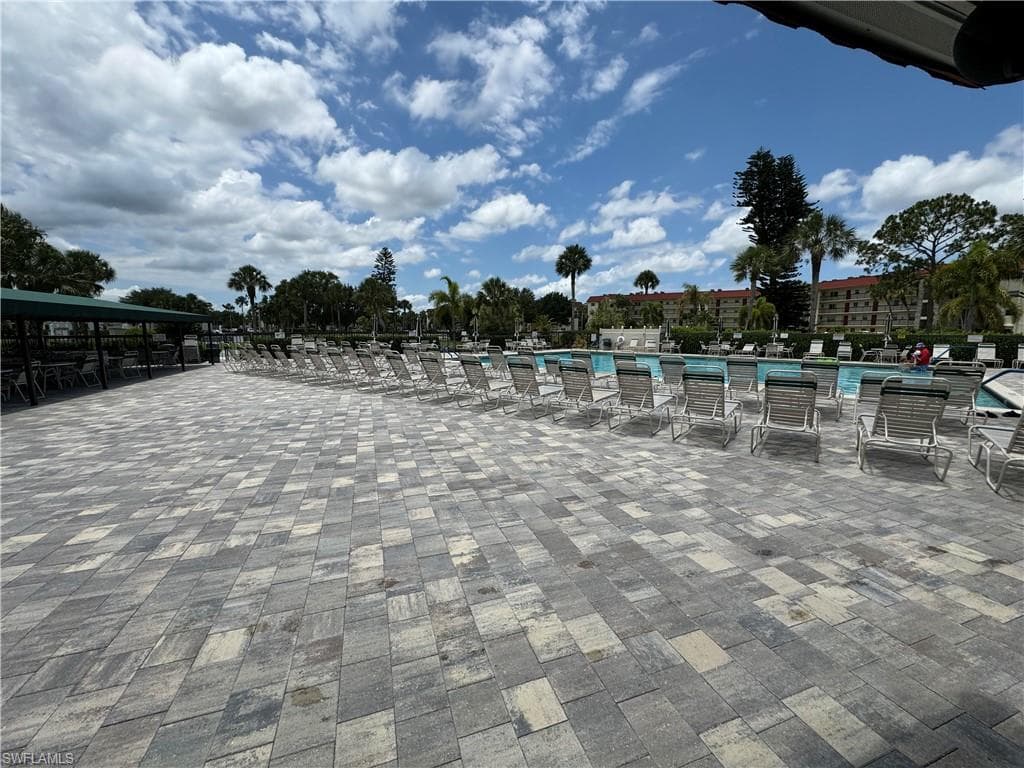 4178 27th Ct SW 101, Naples, FL 34116-21