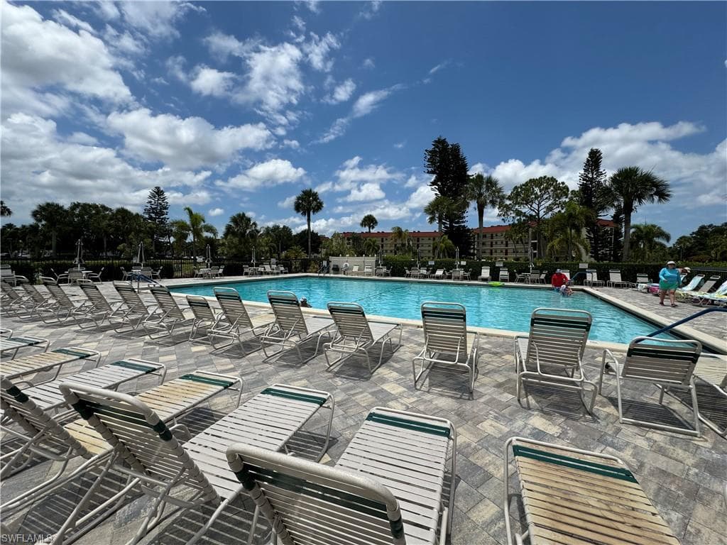 4178 27th Ct SW 101, Naples, FL 34116-22