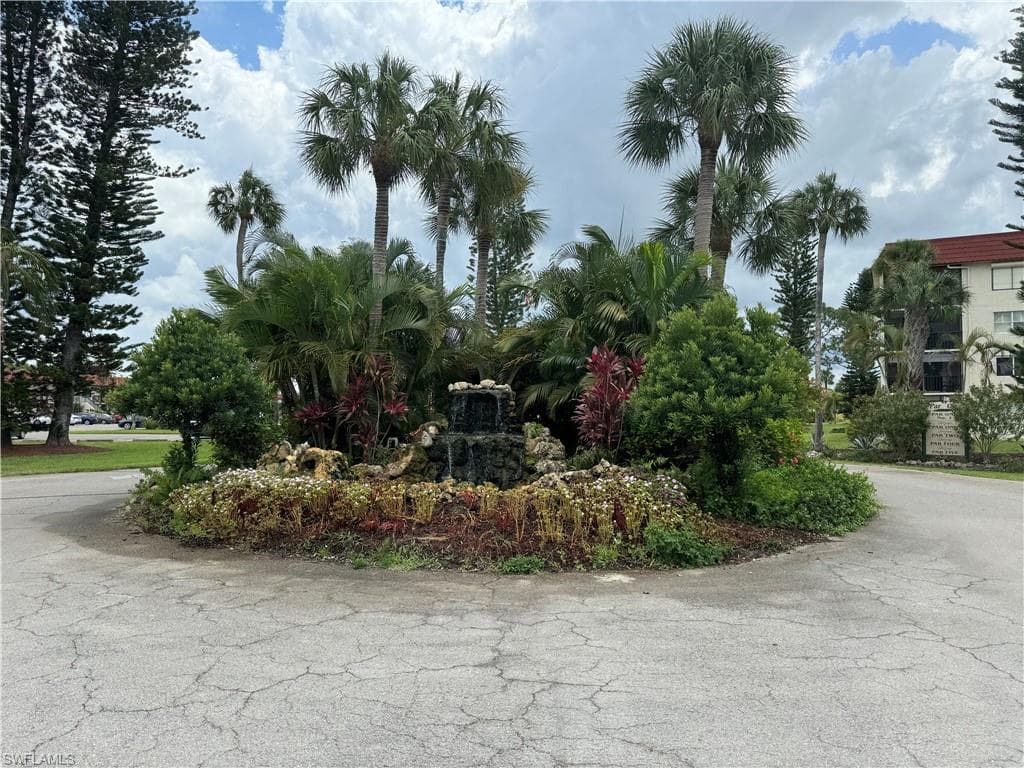 4178 27th Ct SW 101, Naples, FL 34116-26