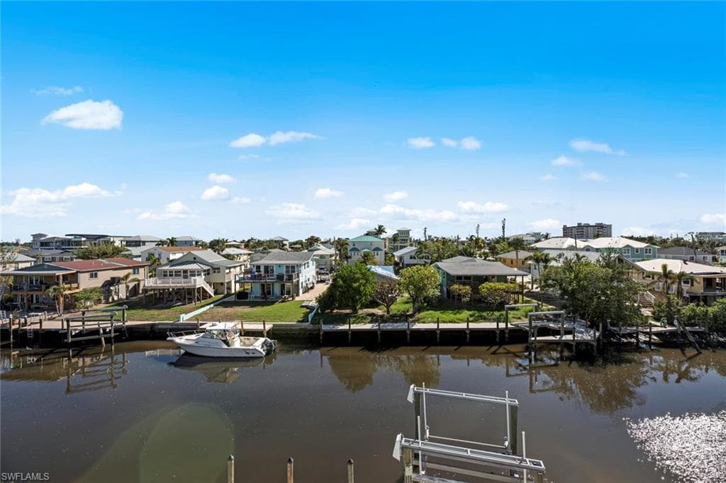 250 Crescent St, Fort Myers Beach, FL 33931-28