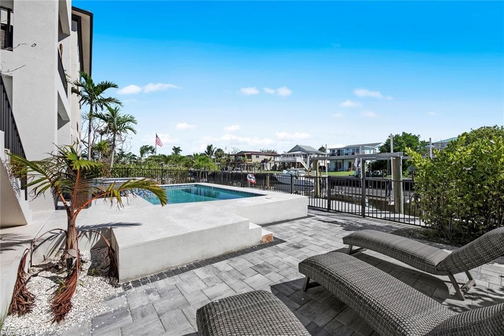 250 Crescent St, Fort Myers Beach, FL 33931-41