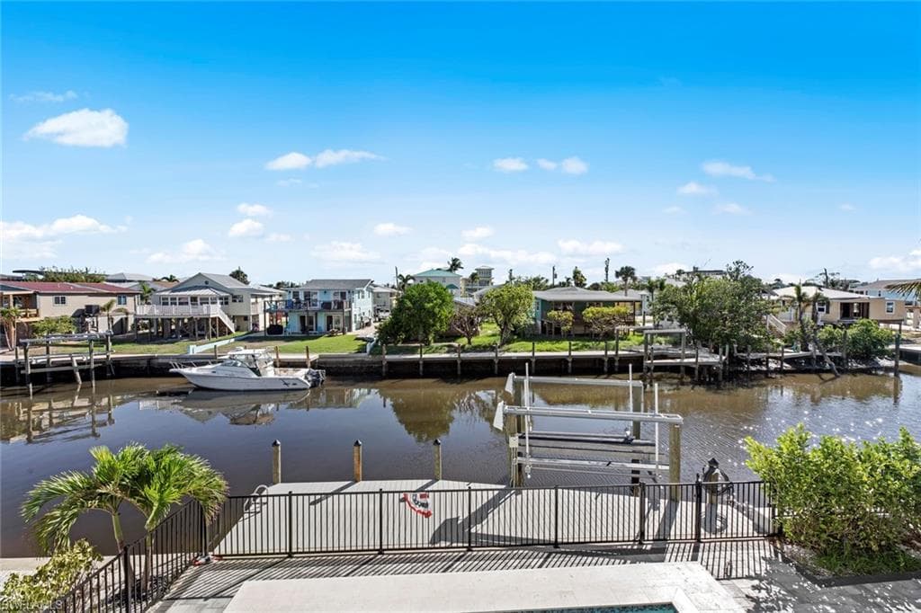 250 Crescent St, Fort Myers Beach, FL 33931-42