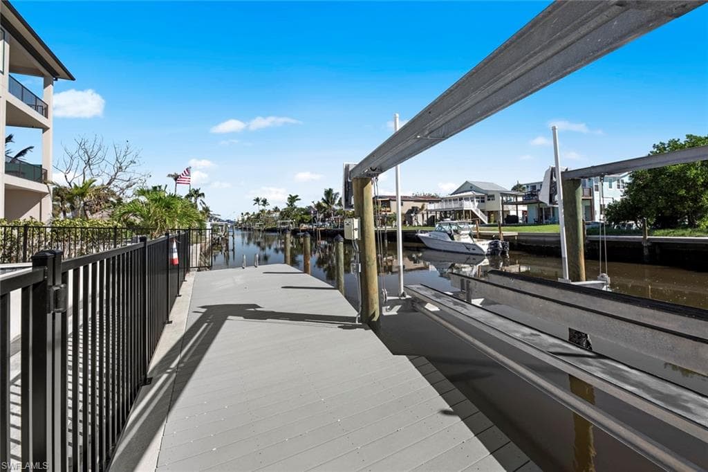 250 Crescent St, Fort Myers Beach, FL 33931-44