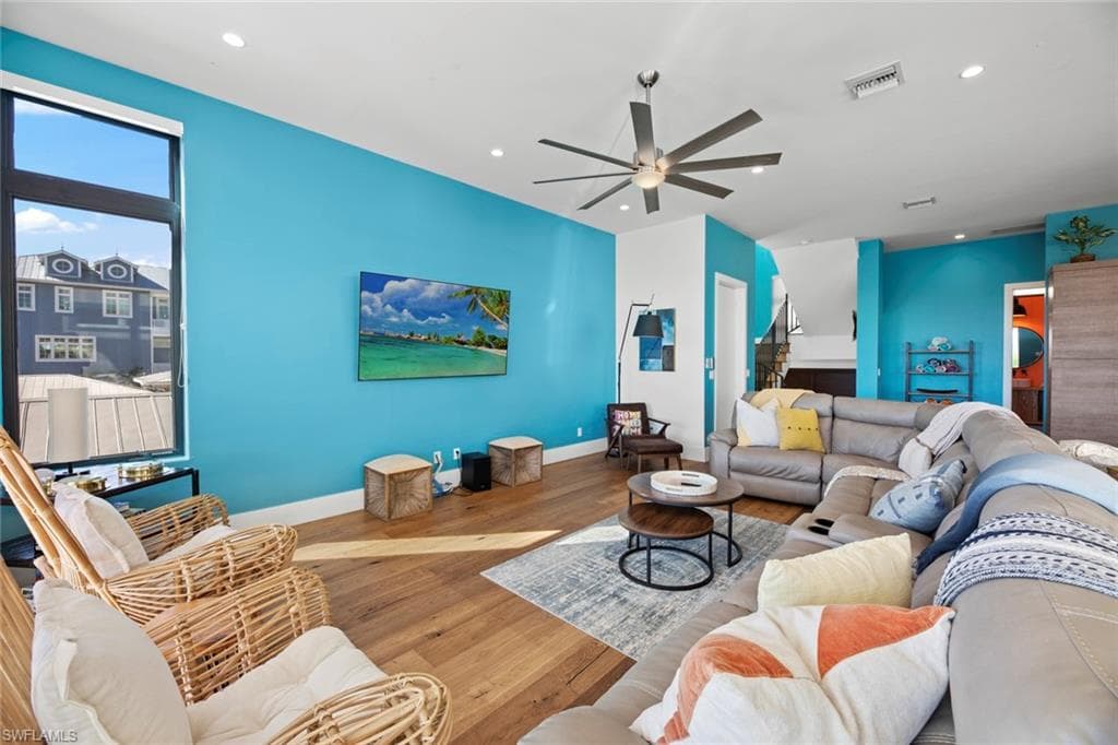 250 Crescent St, Fort Myers Beach, FL 33931-5