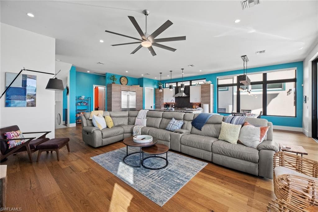 250 Crescent St, Fort Myers Beach, FL 33931-6