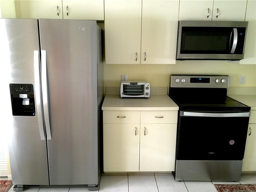 388 Belina Dr 10, Naples, FL 34104-8