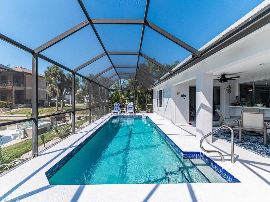 577 Tripoli Ct, Marco Island, FL 34145-9