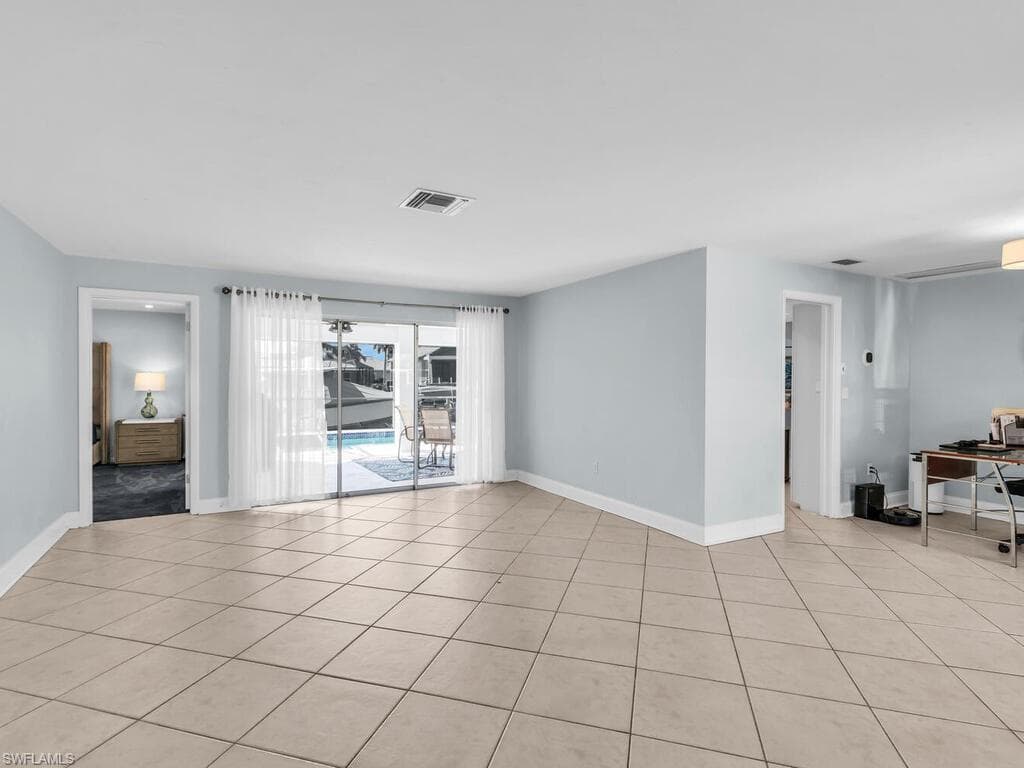 577 Tripoli Ct, Marco Island, FL 34145-14
