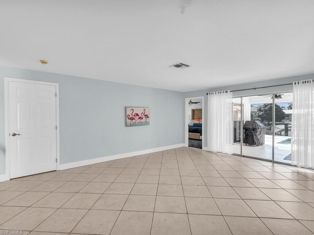 577 Tripoli Ct, Marco Island, FL 34145-15