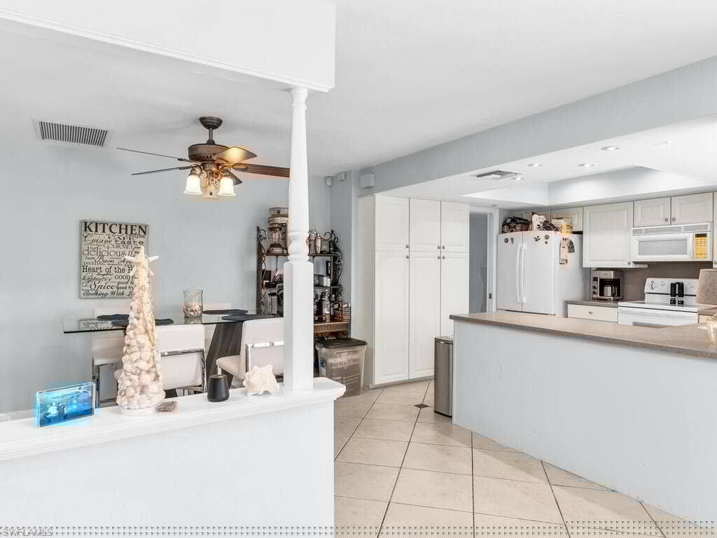 577 Tripoli Ct, Marco Island, FL 34145-19