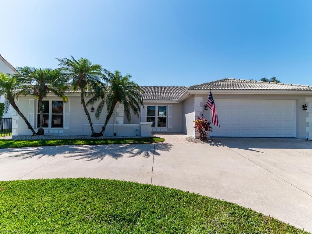 577 Tripoli Ct, Marco Island, FL 34145-2