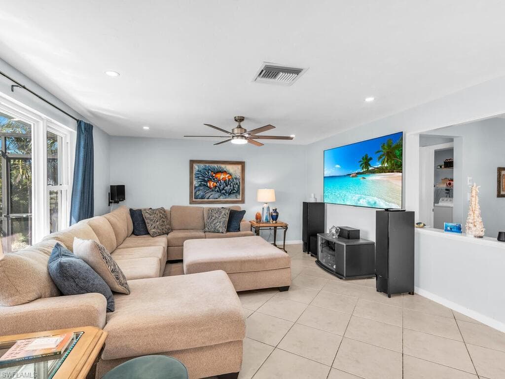 577 Tripoli Ct, Marco Island, FL 34145-4