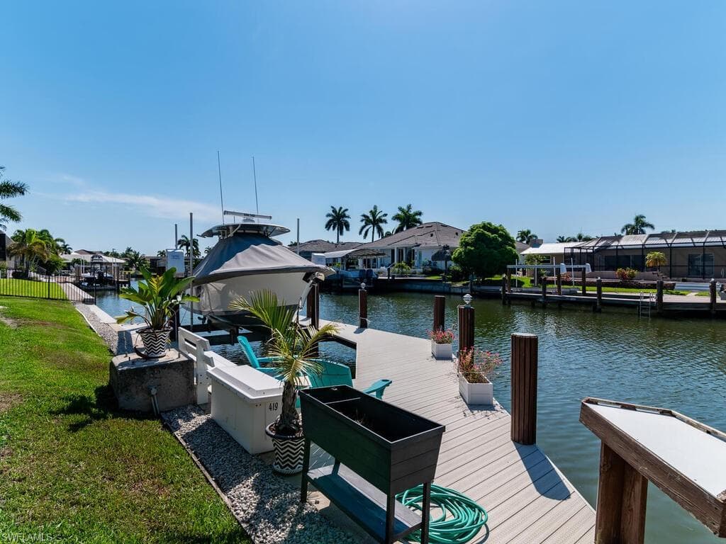 577 Tripoli Ct, Marco Island, FL 34145-7