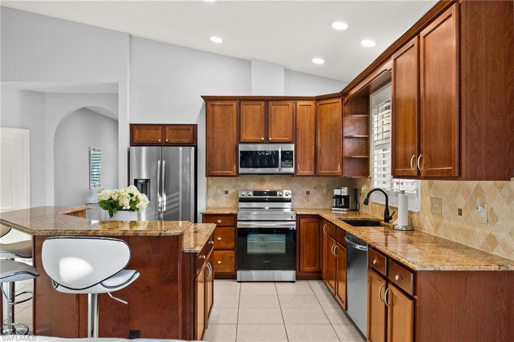 743 98th Ave N, Naples, FL 34108-10