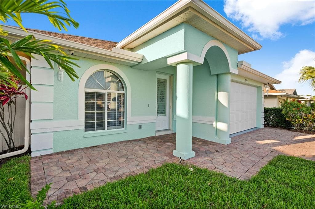 743 98th Ave N, Naples, FL 34108-7