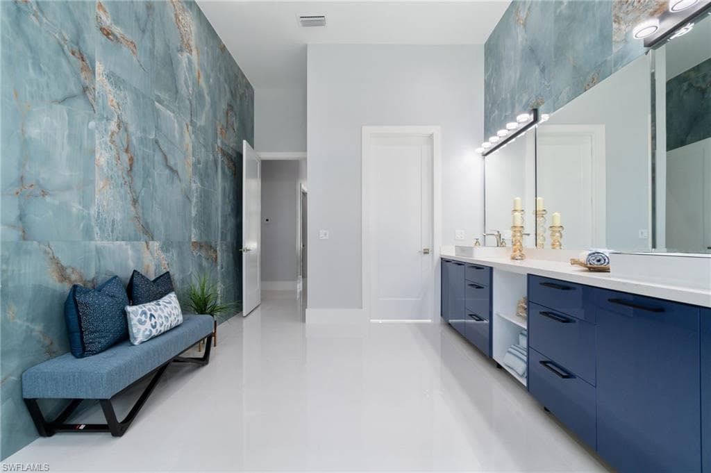 10 Caribbean Rd, Naples, FL 34108-17