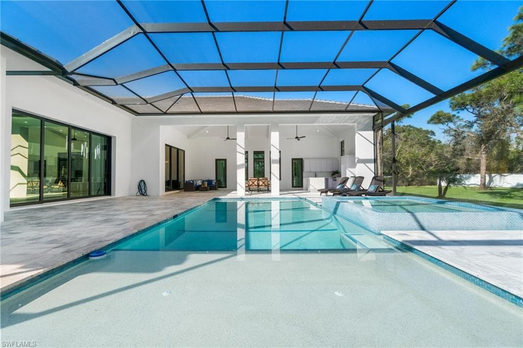 10 Caribbean Rd, Naples, FL 34108-20