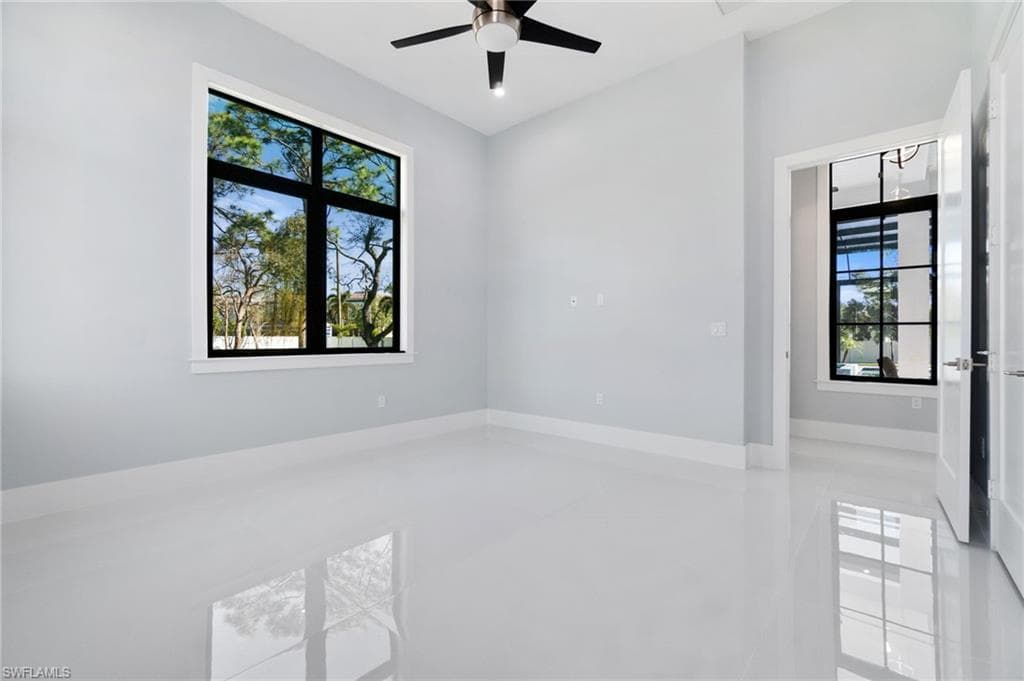 10 Caribbean Rd, Naples, FL 34108-26