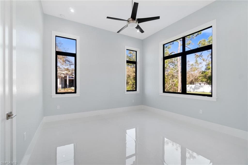 10 Caribbean Rd, Naples, FL 34108-28