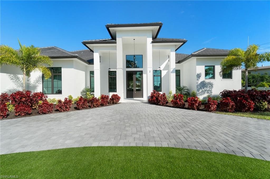 10 Caribbean Rd, Naples, FL 34108-31