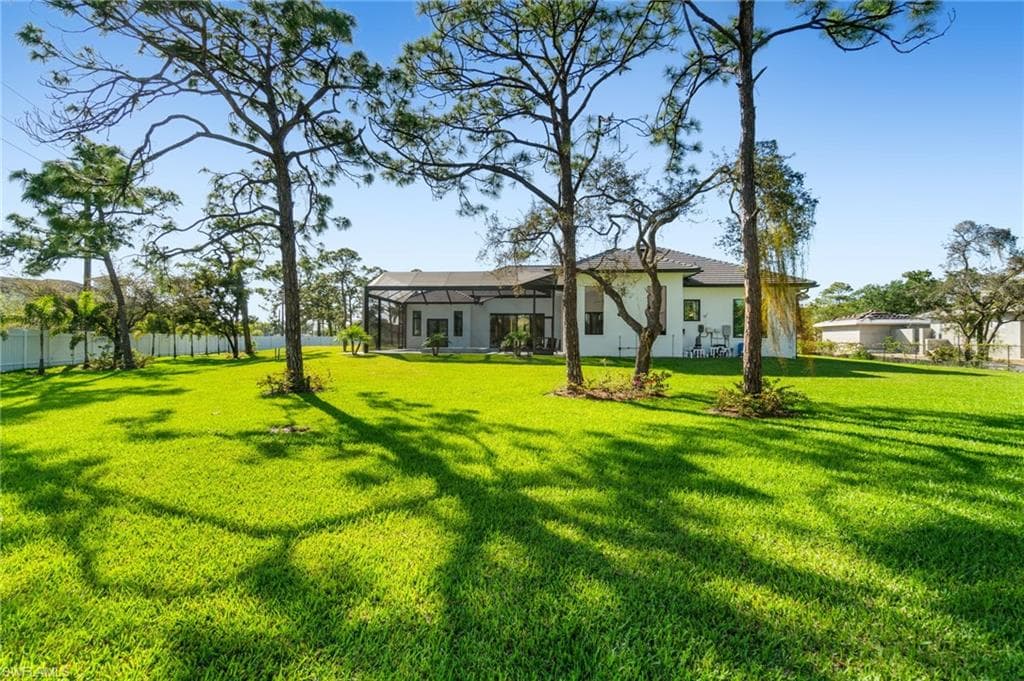 10 Caribbean Rd, Naples, FL 34108-34