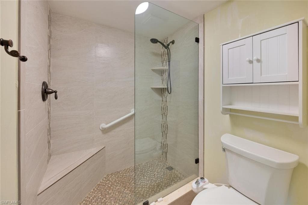 1083 Forest Lakes Dr 207, Naples, FL 34105-11