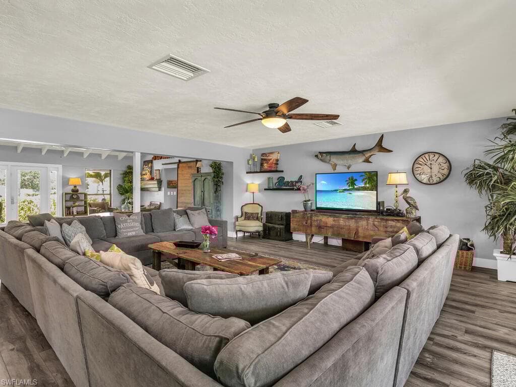 1432 Jamaica Rd, Marco Island, FL 34145-12