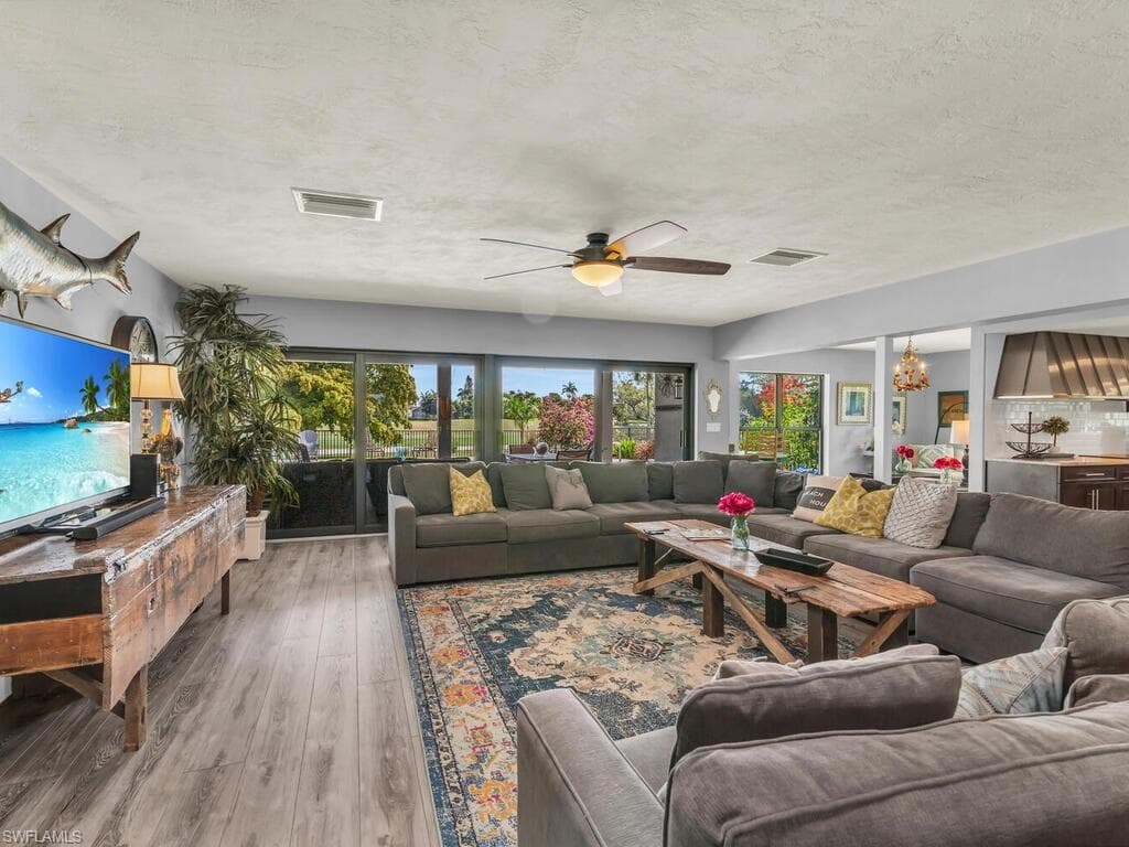 1432 Jamaica Rd, Marco Island, FL 34145-6