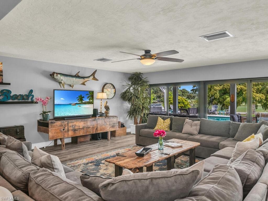 1432 Jamaica Rd, Marco Island, FL 34145-7