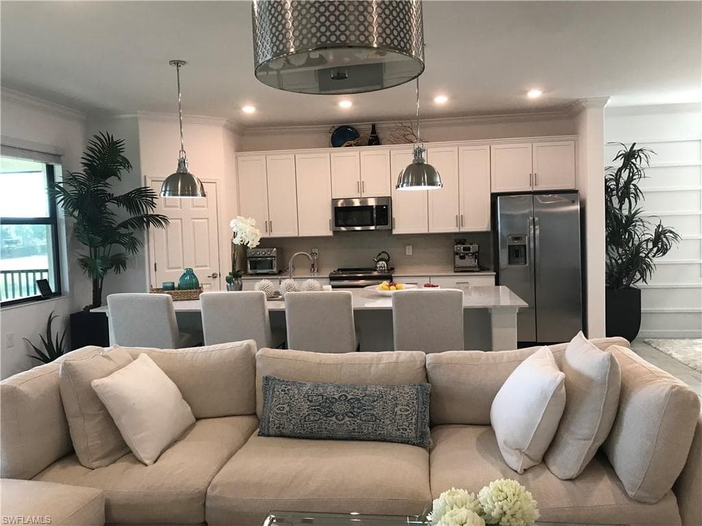 2356 Anguilla Dr 202, Naples, FL 34120-8