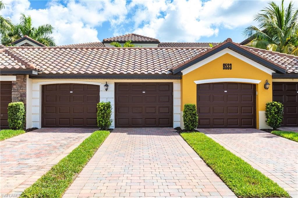 9533 Avellino Way 2922, Naples, FL 34113-3