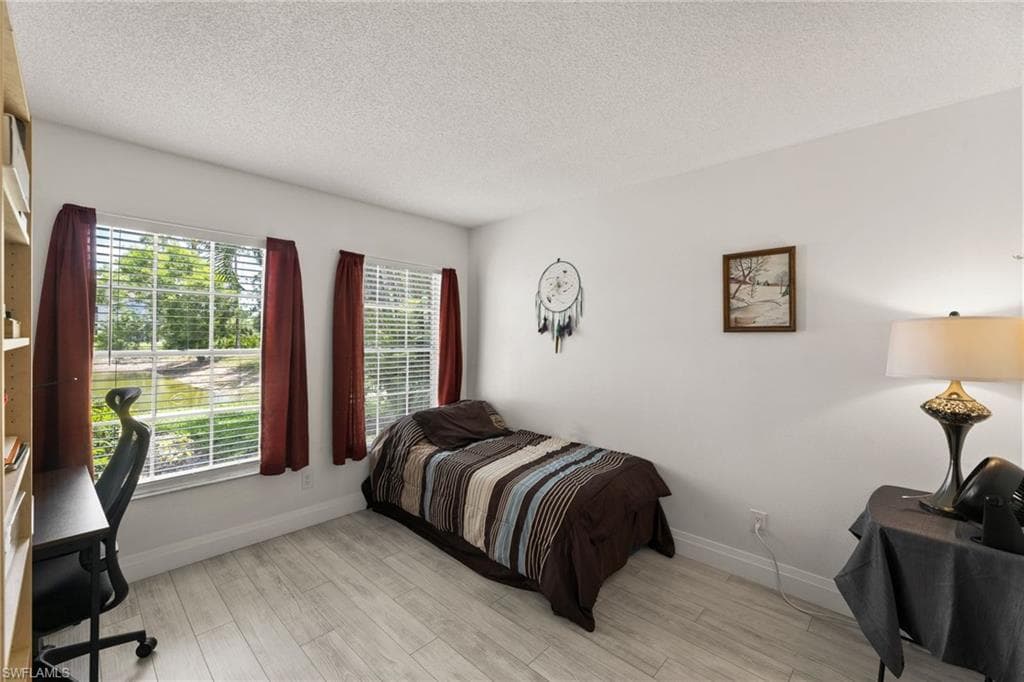 201 Santa Clara Dr 13, Naples, FL 34104-12