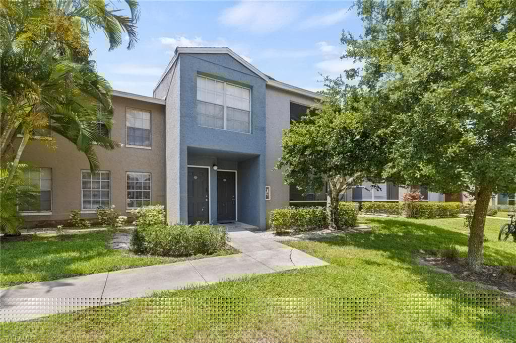 201 Santa Clara Dr 13, Naples, FL 34104-22