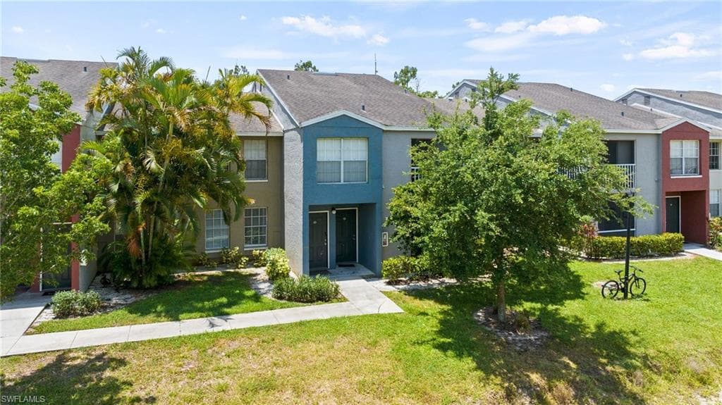 201 Santa Clara Dr 13, Naples, FL 34104-3