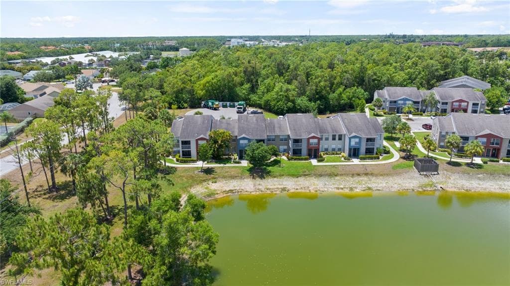 201 Santa Clara Dr 13, Naples, FL 34104-5