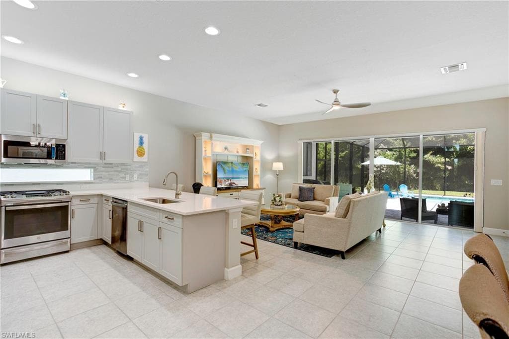 11351 Jacaranda Dr, Naples, FL 34120-24