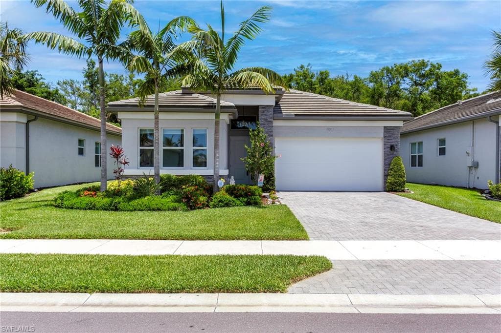11351 Jacaranda Dr, Naples, FL 34120-3