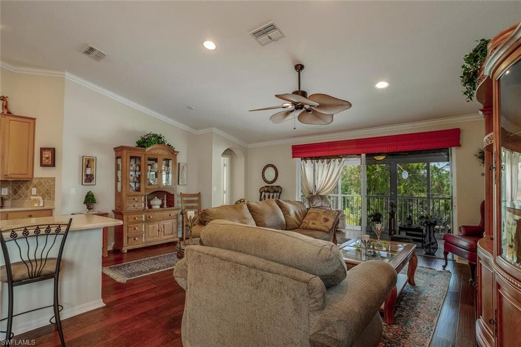 895 Eastham Way 202, Naples, FL 34104-13