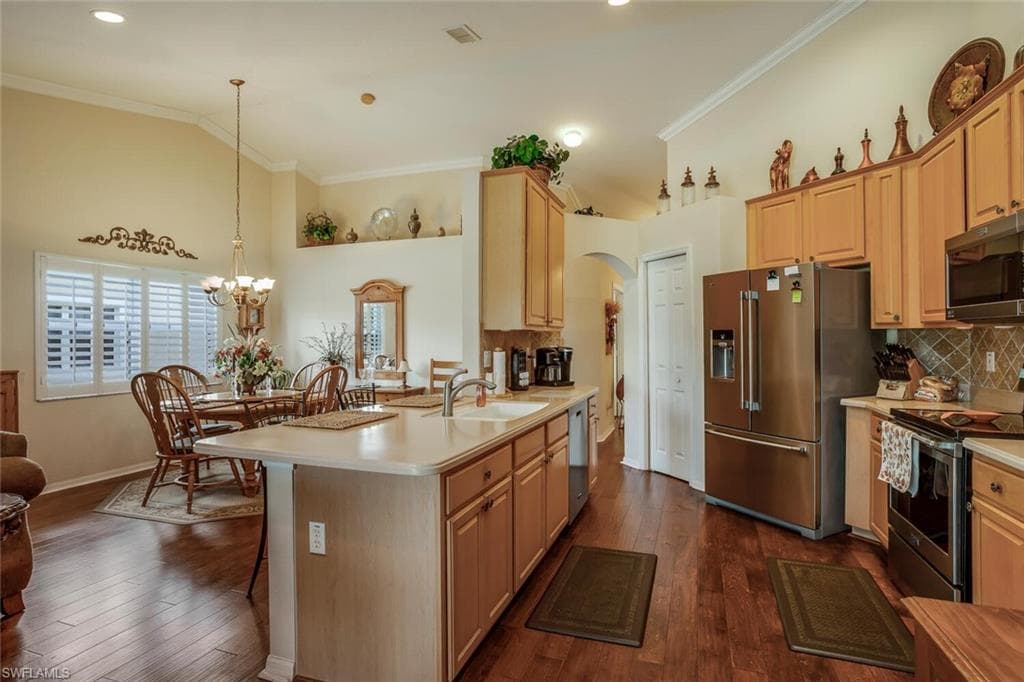 895 Eastham Way 202, Naples, FL 34104-19