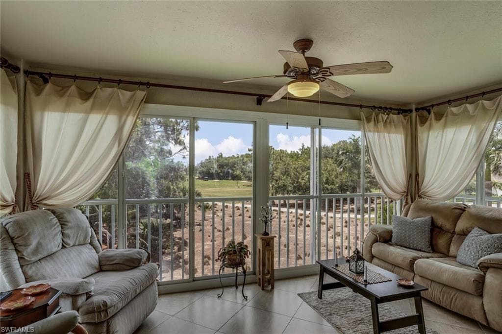895 Eastham Way 202, Naples, FL 34104-23