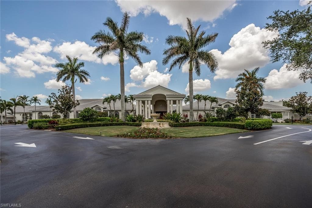 895 Eastham Way 202, Naples, FL 34104-30