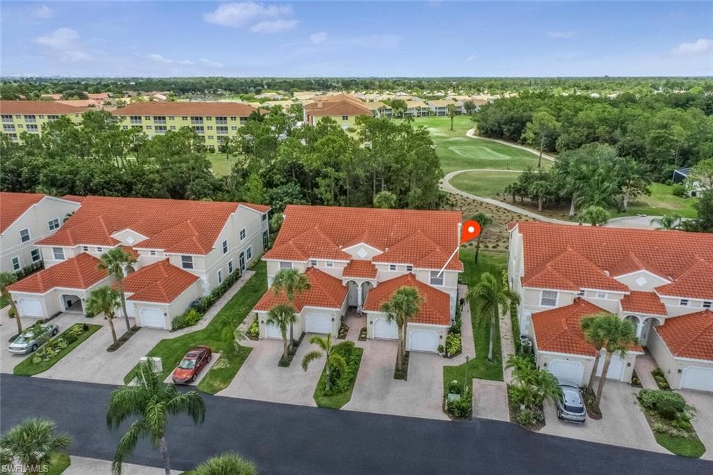 895 Eastham Way 202, Naples, FL 34104-3