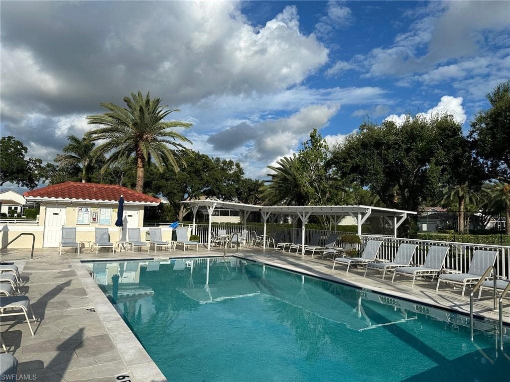 895 Eastham Way 202, Naples, FL 34104-39