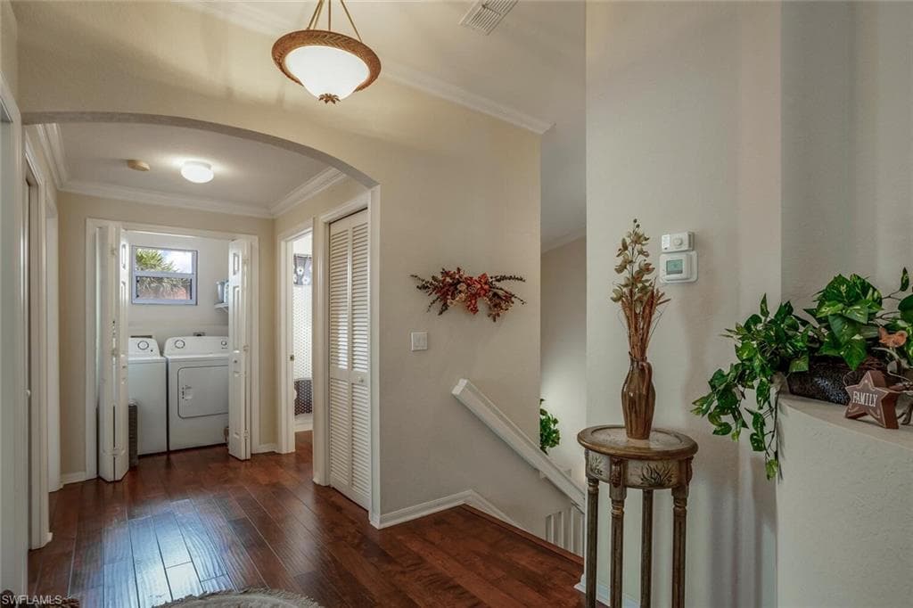895 Eastham Way 202, Naples, FL 34104-6