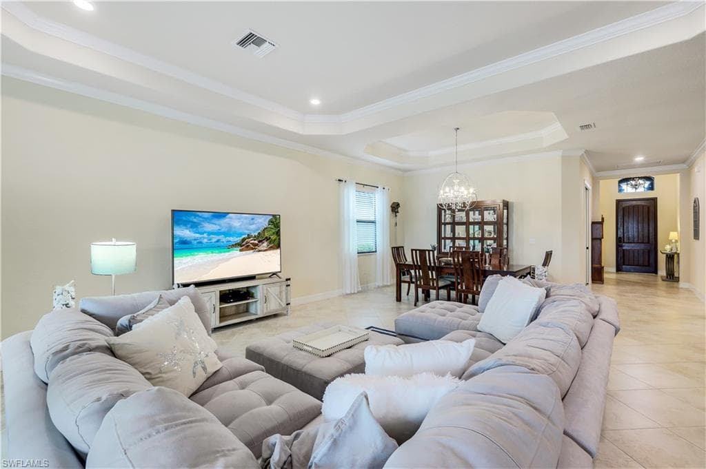 2963 Aviamar Cir, Naples, FL 34114-9