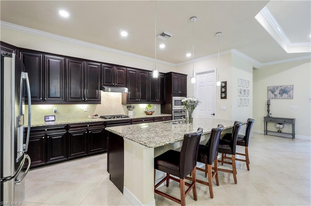2963 Aviamar Cir, Naples, FL 34114-10