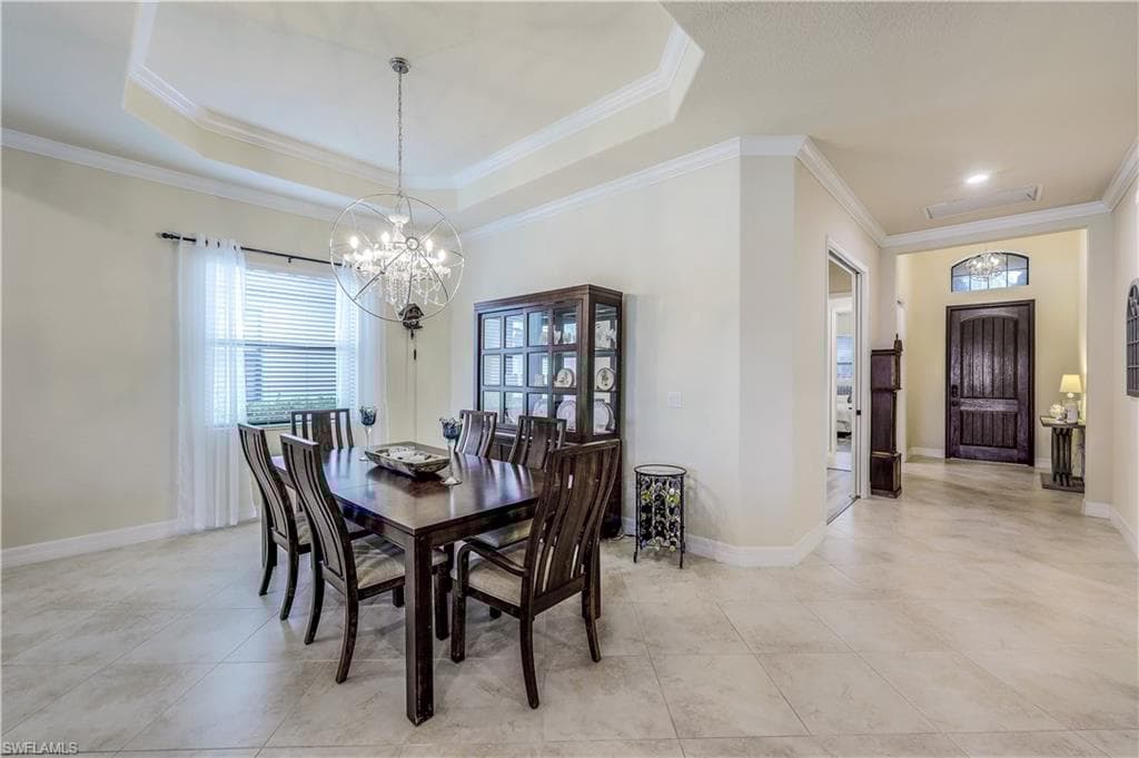 2963 Aviamar Cir, Naples, FL 34114-15