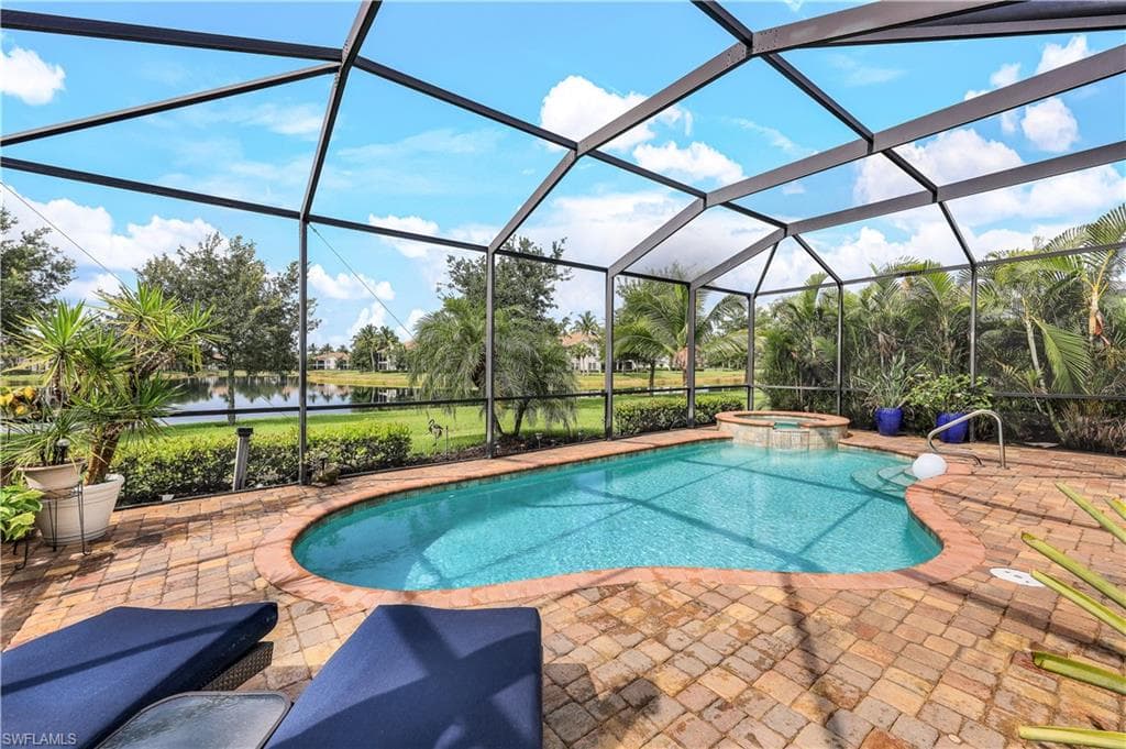 2963 Aviamar Cir, Naples, FL 34114-26