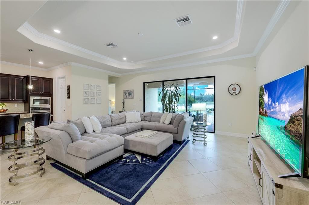 2963 Aviamar Cir, Naples, FL 34114-7