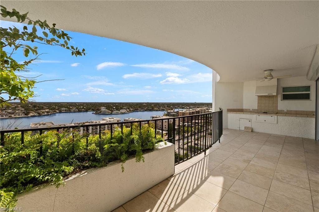 3951 Gulf Shore Blvd N Ph 2c, Naples, FL 34103-13
